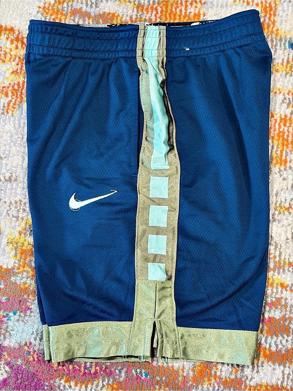 Nike Athletic Shorts in Blue & Green. Youth Large